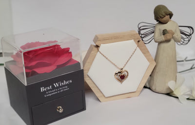 Beautiful Red Rose Jewelry Box Gift Set