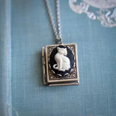 ❤️ New!  Vintage-Look Cat Cabochon Book Locket