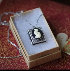 ❤️ New!  Vintage-Look Cat Cabochon Book Locket