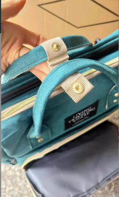Carry ALL your Baby Essentials in this Large-Capacity Mommy Bag!