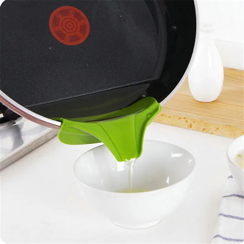 Spil-Proof Safety Pouring Spout